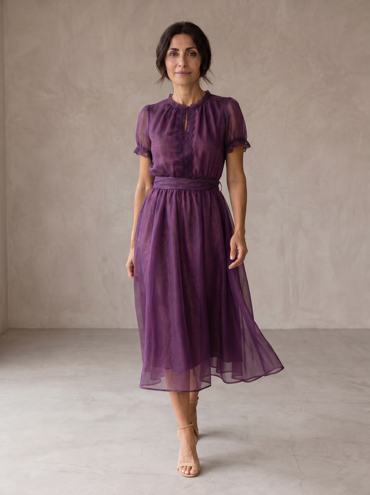 Flavia | Robe avec Décolleté en Goutte et Bord en Dentelle Chiffon